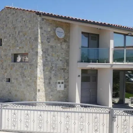 Paradise Holiday home Vrbnik (Primorje-Gorski Kotar)